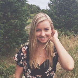 Meet your Posher, Christie